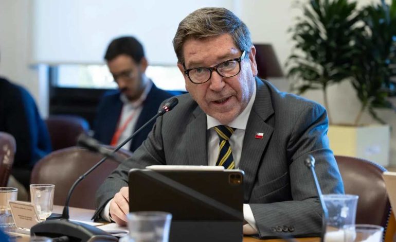 Biministro Mas responde críticas al Gobierno: “No nos pidan más gestión de la que hemos podido hacer”
