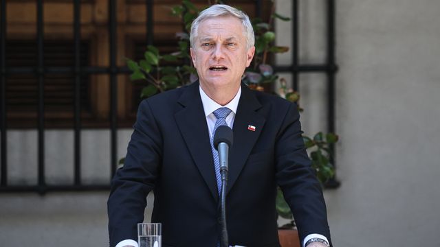 Golpe a La Moneda: se desploman expectativas ciudadanas en seguridad, economía e inmigración y la desaprobación marca récord