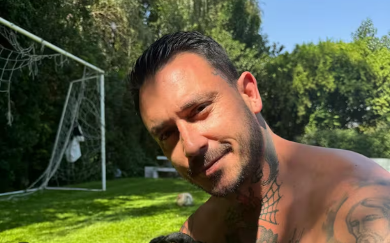 Revelan nuevo romance de Mauricio Pinilla: llevaría más de un mes viviendo con su pareja