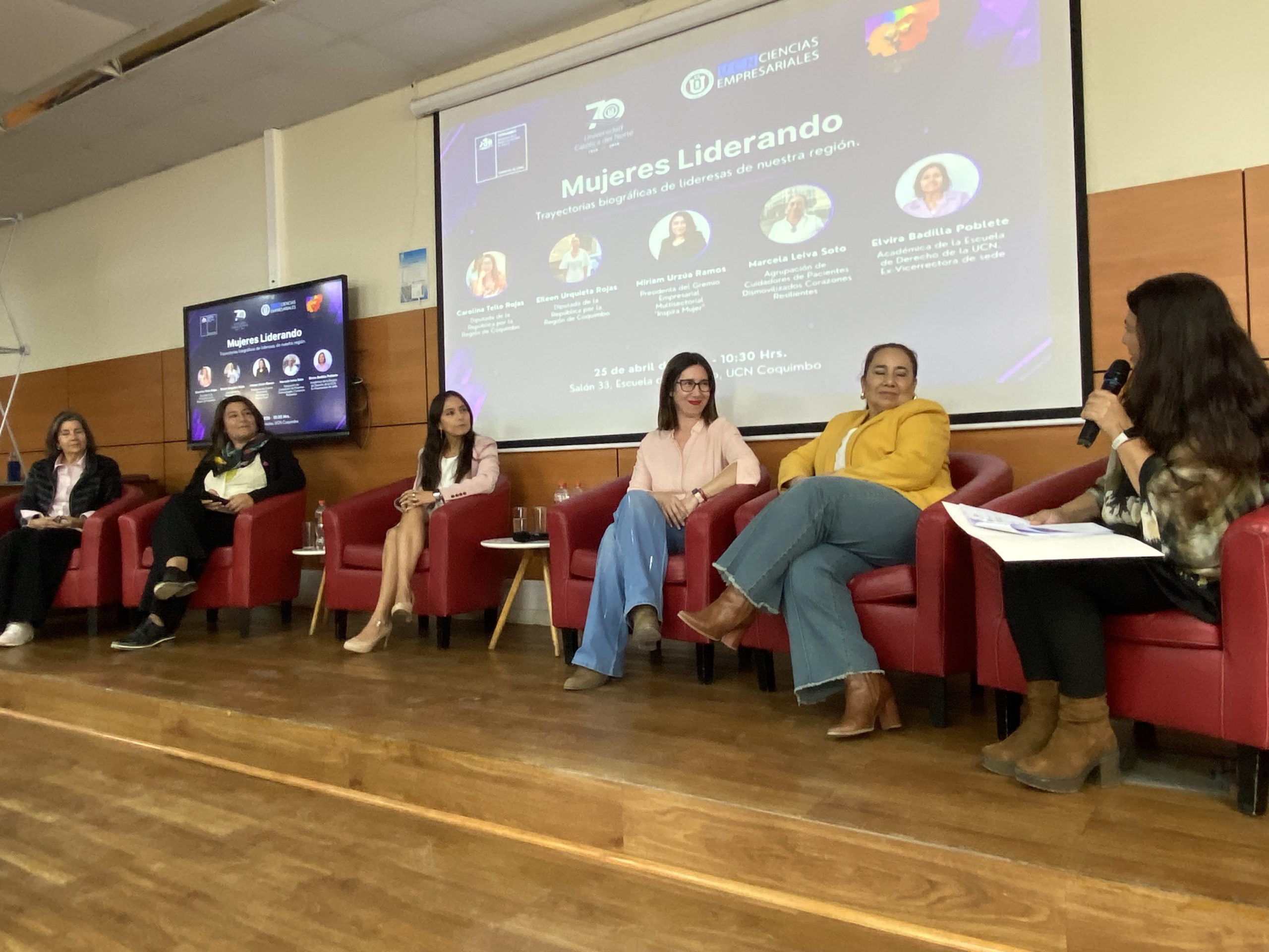 Conversatorio regional releva el liderazgo de las mujeres en espacios de toma de decisiones