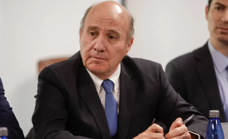Quiroz tensiona el debate: advierte que usarán decretos si la megarreforma se frena en el Congreso