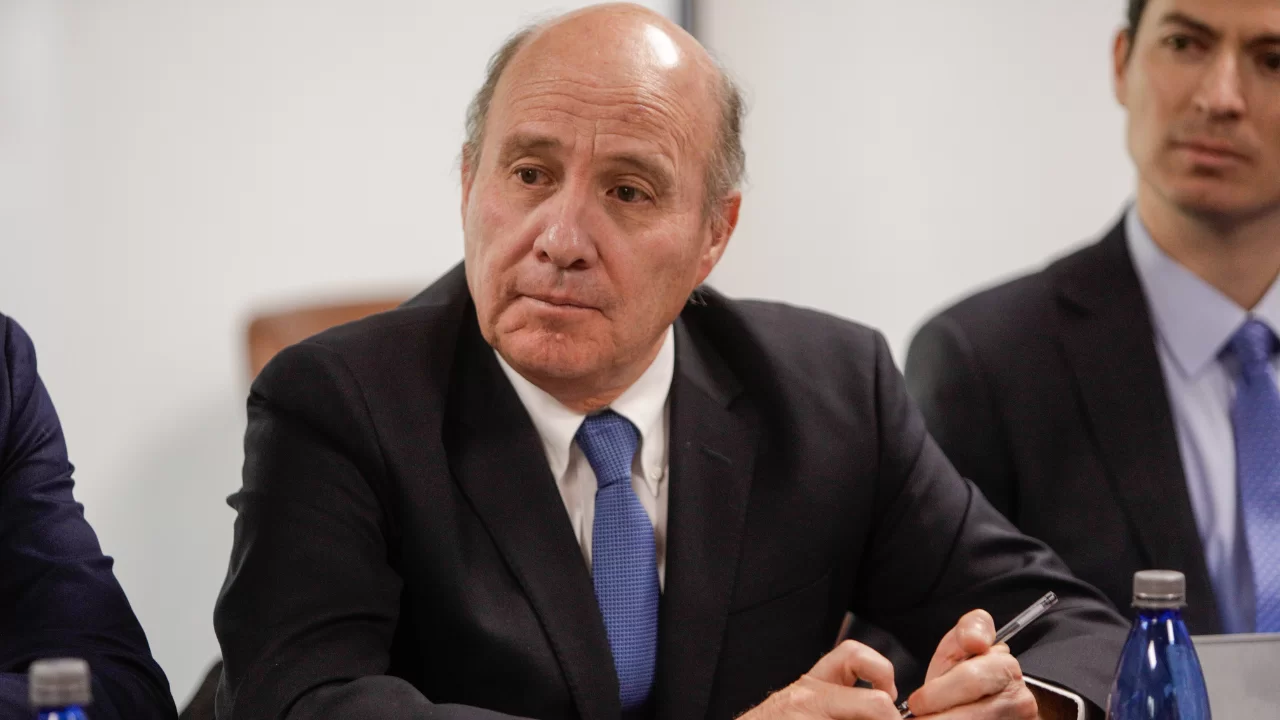 Quiroz tensiona el debate: advierte que usarán decretos si la megarreforma se frena en el Congreso