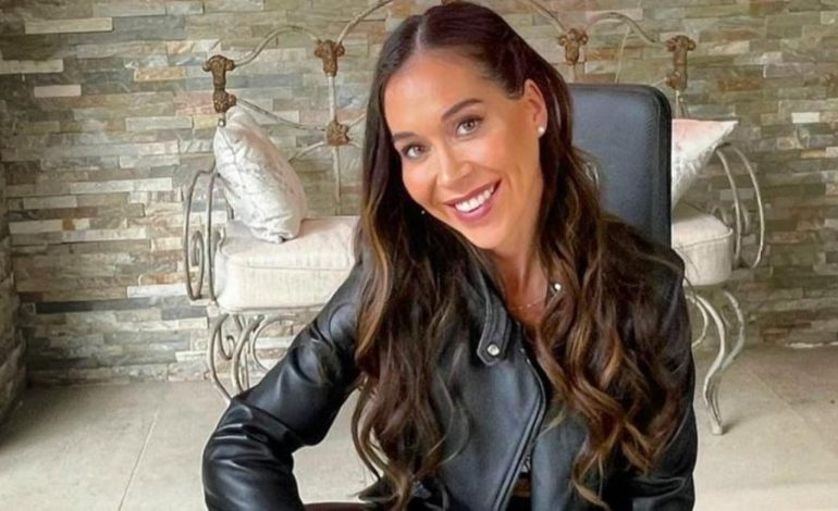 Vale Roth sorprende al anunciar embarazo de su tercer hijo