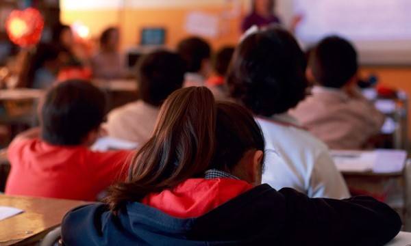 Gobierno impulsa medida para identificar y expulsar migrantes irregulares mediante datos de Fonasa, hospitales y colegios