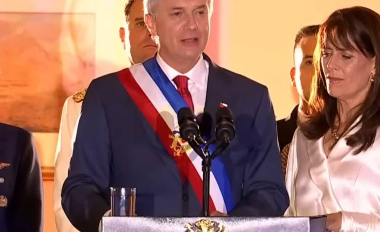 Cadem: Chilenos esperan medidas contra el costo de la vida en la Cuenta Pública de Kast